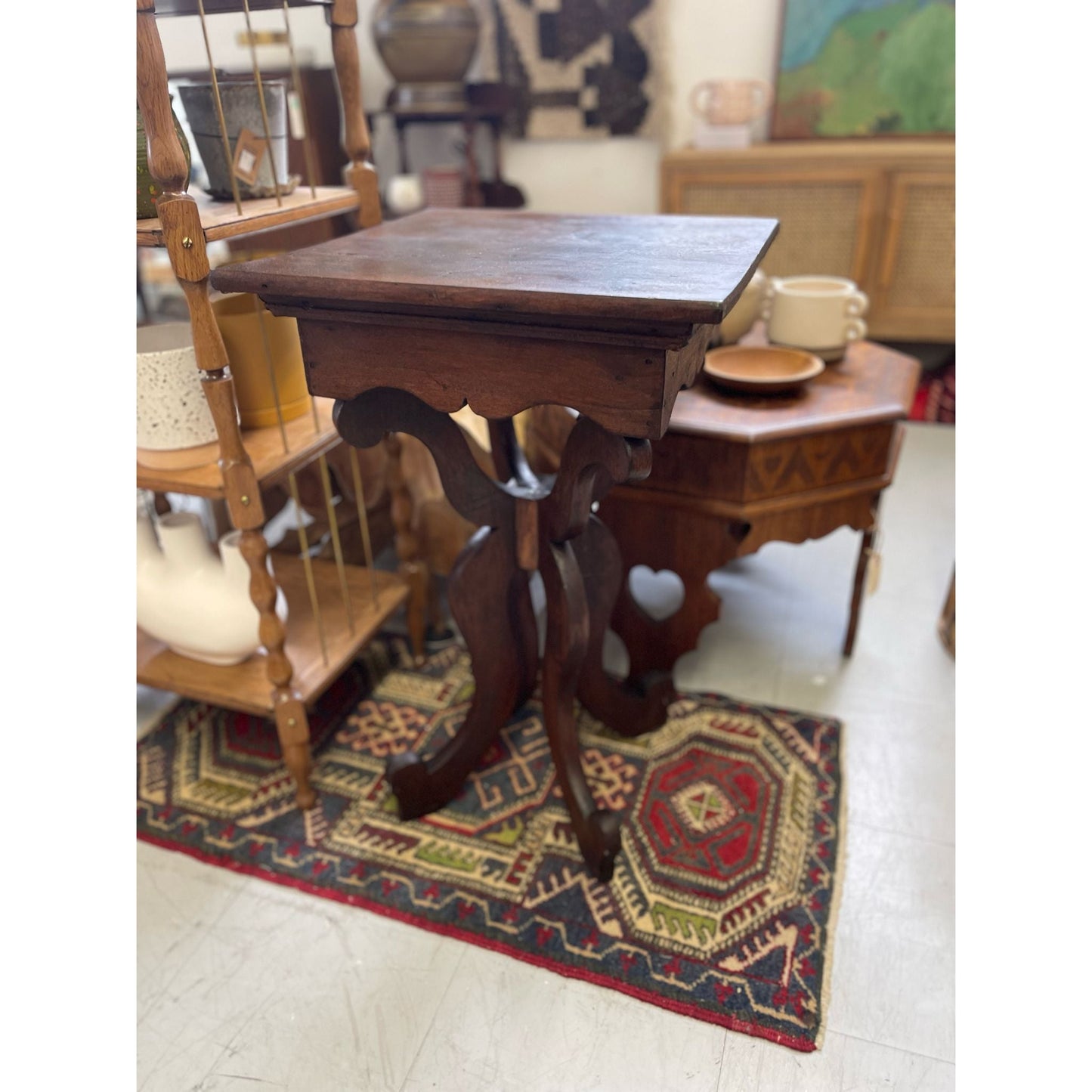 Vintage Victorian Style Accent Table With Carved Wood Legs.