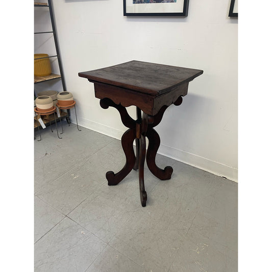 Vintage Victorian Style Accent Table With Carved Wood Legs.